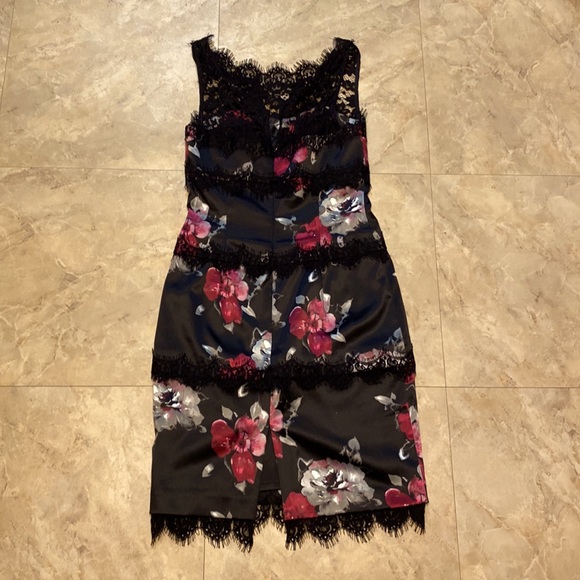 White House Black Market Dress - Picture 5 of 5